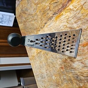 LIVING QUARTERS Triangular Stainless Steel Grater cheese vegetables